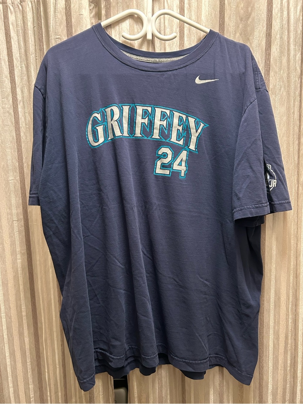 Nike Griffey Jr Men’s Navy Graphic Hall of Fame Short Sleeve Tee, Size XXL